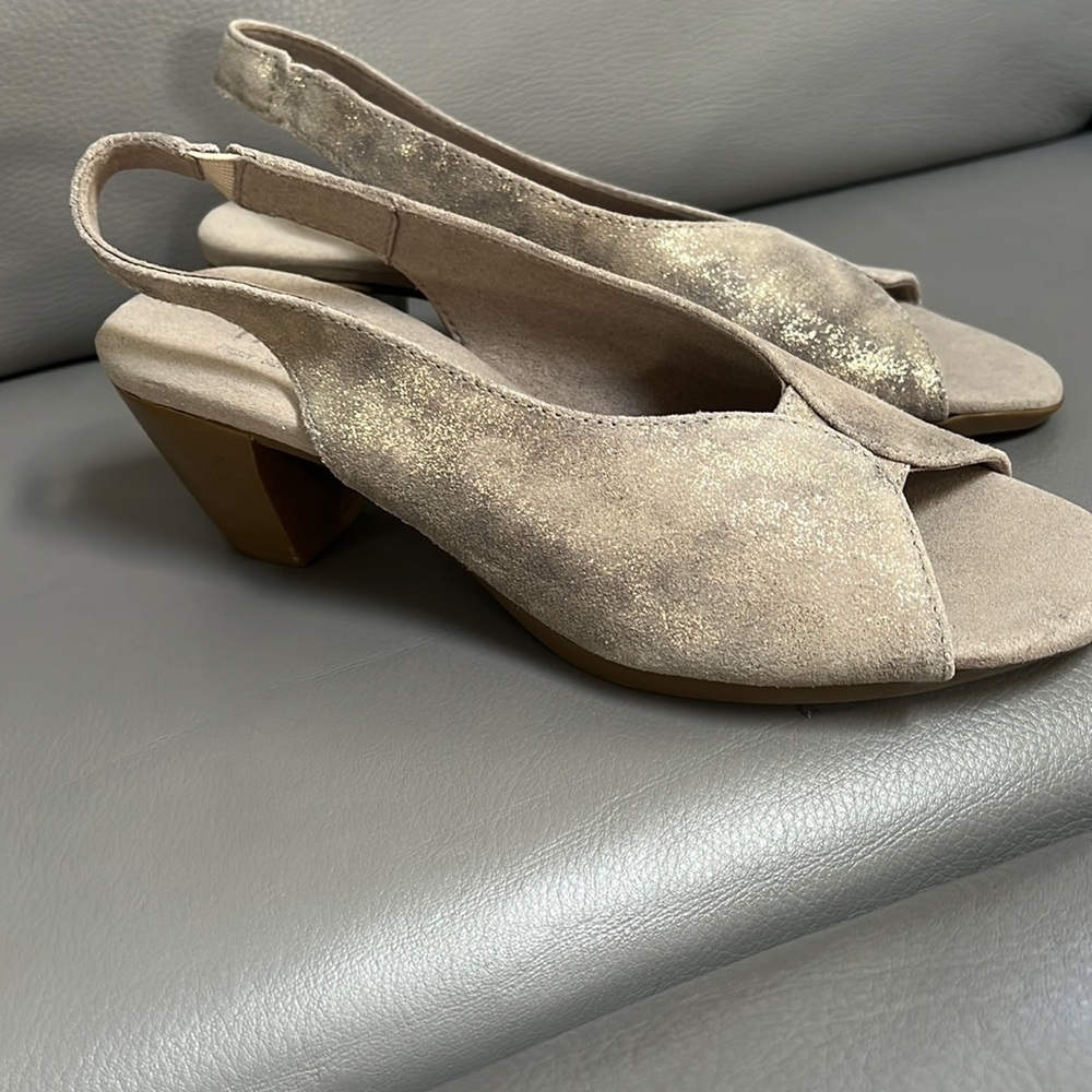 Munro Rochelle size 5.5